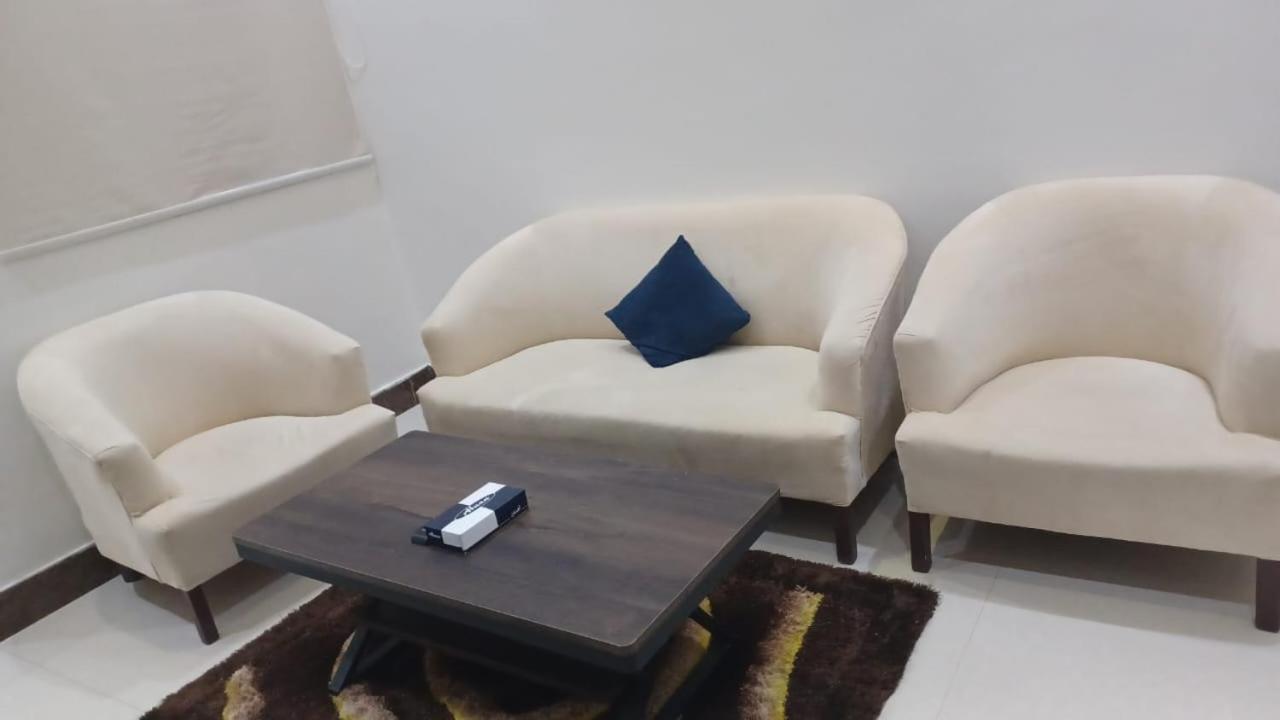 Quiet Rooms 7 Рияд Екстериор снимка